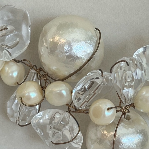 Vintage Abra Pearl and Lucite Necklace with Wire Lacing - Picture 8 of 14